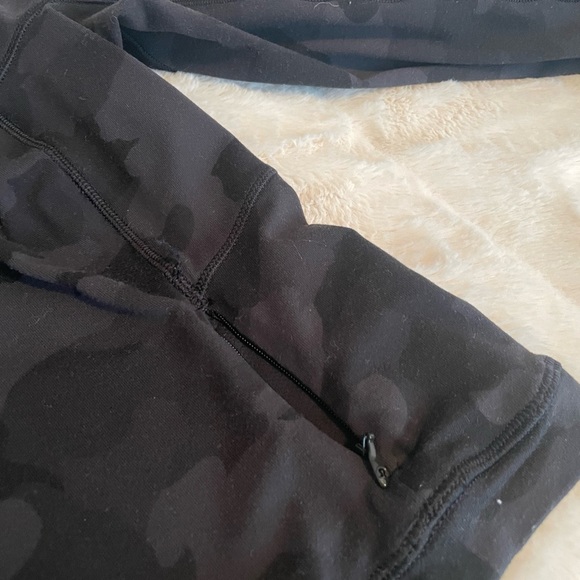 Its Rulu Run Cropped Half-Zip Heritage 365 Camo Deep Coal Multi - Picture 8 of 11